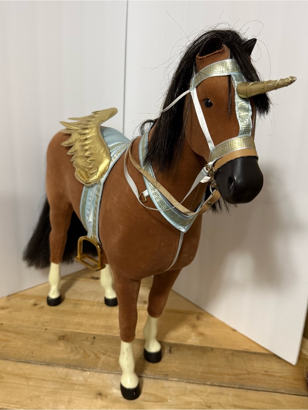 Retired American Girl Horse Patriot with 2004 Grecian Unicorn Costume Set EUC